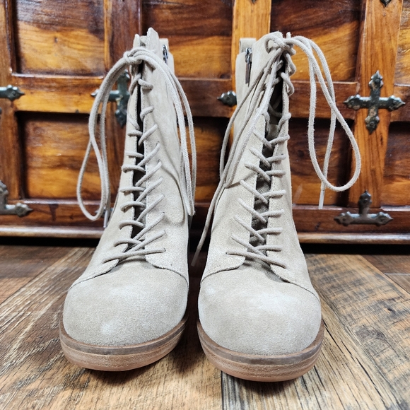 Vince Camuto Heeled Leather Ankle Boots 9.5 - Picture 2 of 12